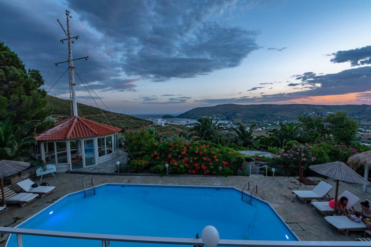 Kymothoi Rooms & Pool Bar กาวริยอน ภายนอก รูปภาพ