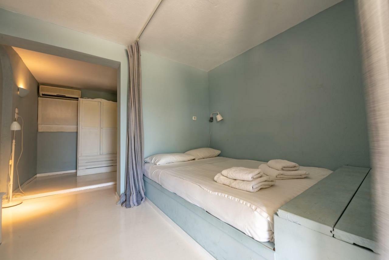Kymothoi Rooms & Pool Bar กาวริยอน ภายนอก รูปภาพ