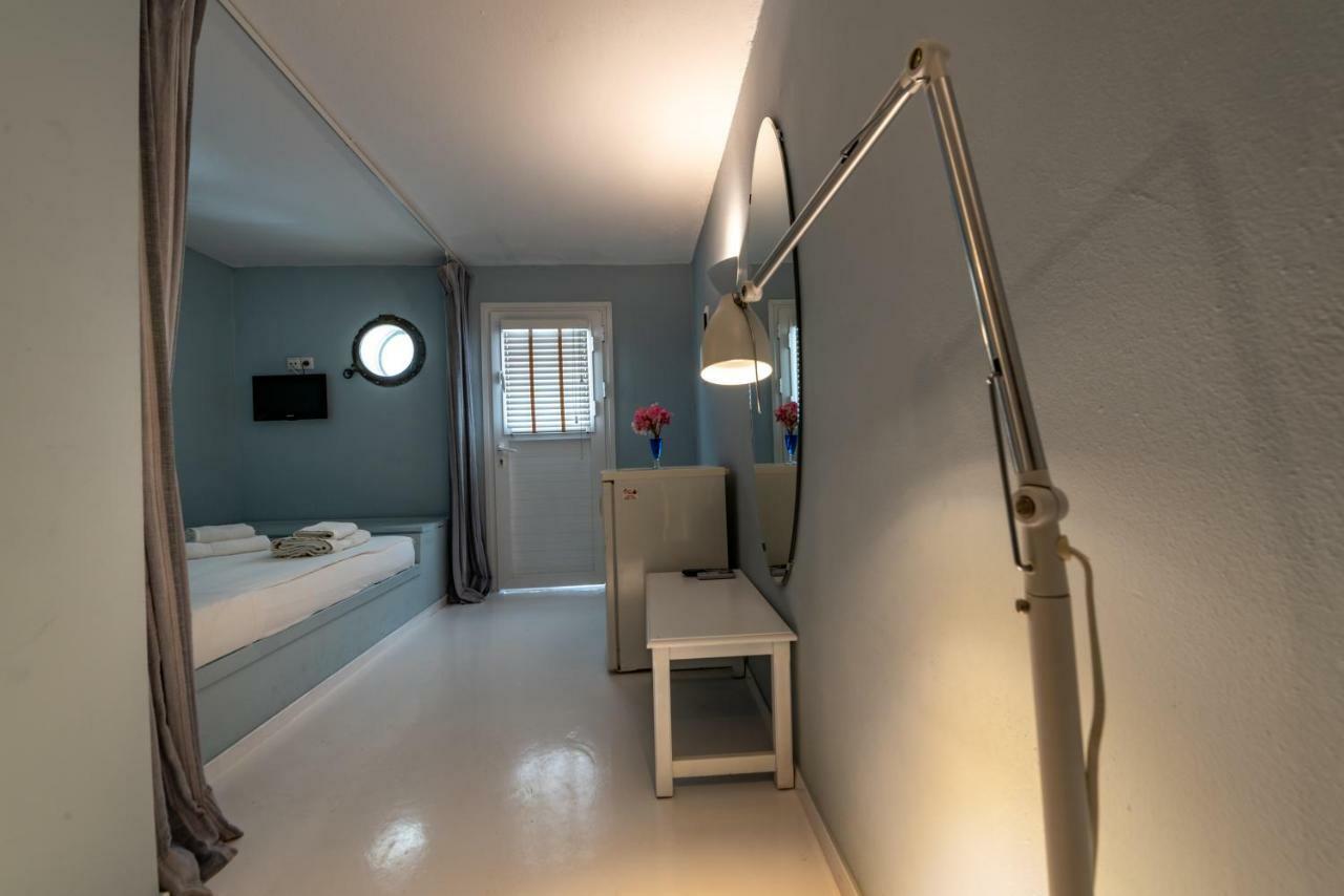 Kymothoi Rooms & Pool Bar กาวริยอน ภายนอก รูปภาพ
